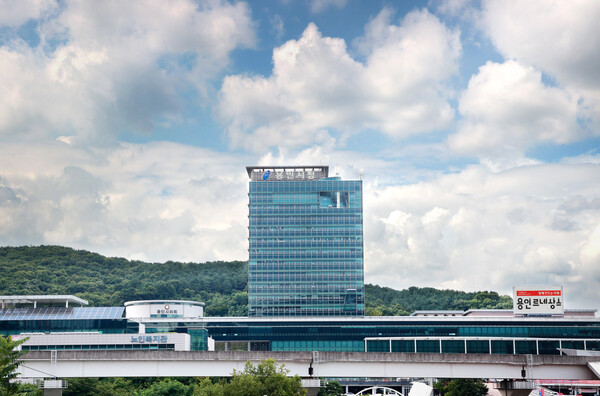 용인특례시(시장 이상일)는 광교 신도시 개발 이익금 산정과 관련해 경기주택도시공사(GH)를 상대로 수원특례시와 공동으로 참여한 대한상사중재원 중재에서 최종 승소했다./ 용인특레시 제공