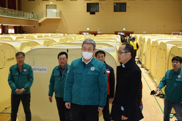 이강덕 시장, 산불 피해 영덕·청송군 현장 방문. 사진=포항시 제공