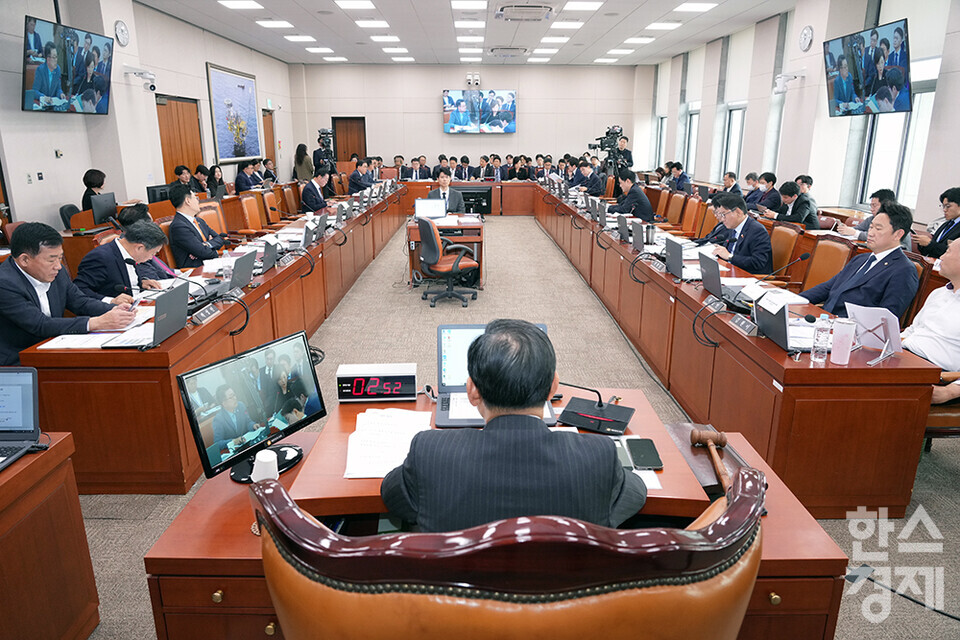 9일 오전 서울 여의도 국회에서 산업통상자원중소벤처기업위원회 전체회의가 열리고 있다. /최대성 기자 dpdaesung@sporbiz.co.kr 2025.04.09.