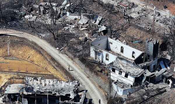 산불 피해를 입은 경남 영덕군 영덕읍 석리 모습./연합뉴스