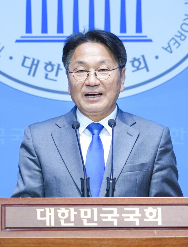 강기정 광주시장이 10일 국회에서 기자회견을 갖고 광주시의 AI 주도 초격차 성장도시를 위한 ‘AI관련 국비 반영’을 촉구하고 있다. /사진=광주시