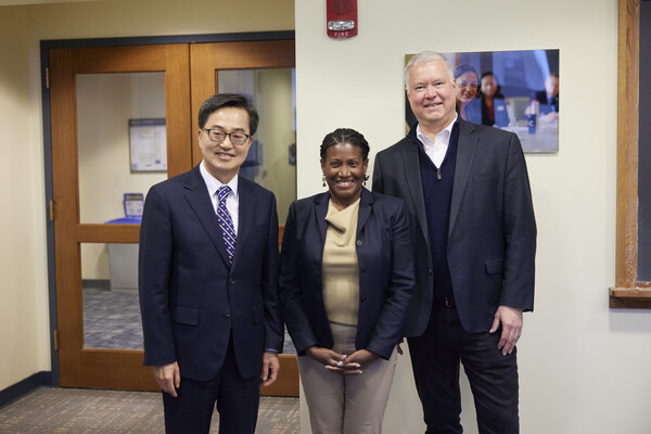 비건 전 부장관은 트럼프 행정부 1기에서 대북정책 특별대표로 활동했으며, 이후 국무부 부장관으로 승진해 외교정책 전반을 이끌었던 인물이다./ 경기도 제공