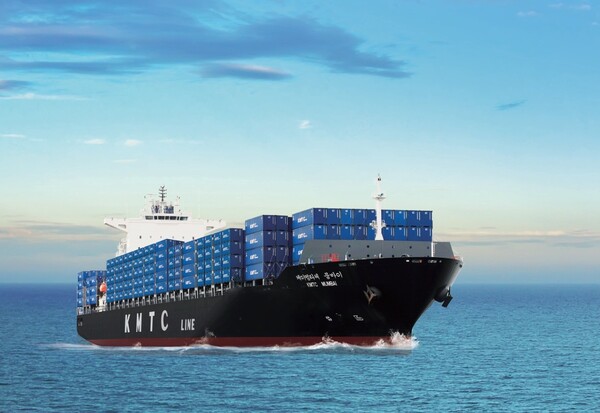 고려해운 소속의 컨테이너선./고려해운
