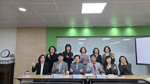 경기도의회 여성가족평생교육위원회 문형근 위원장(더불어민주당, 안양3)이 18일, 안양여성인력개발센터를 방문해 여성인력개발센터 운영 현황 점검 및 현장 정담회를 열고 여성 일자리 정책 개선을 위한 실질적 논의에 나섰다./ 경기도의회 제공