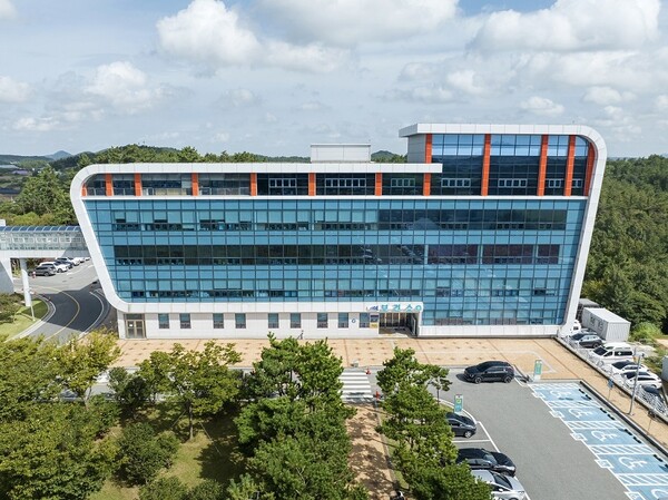 신안군보건소 전경.