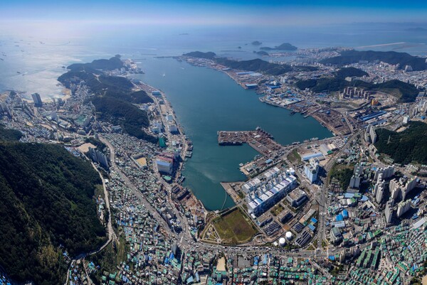 부산항 감천항 전경./부산항만공사