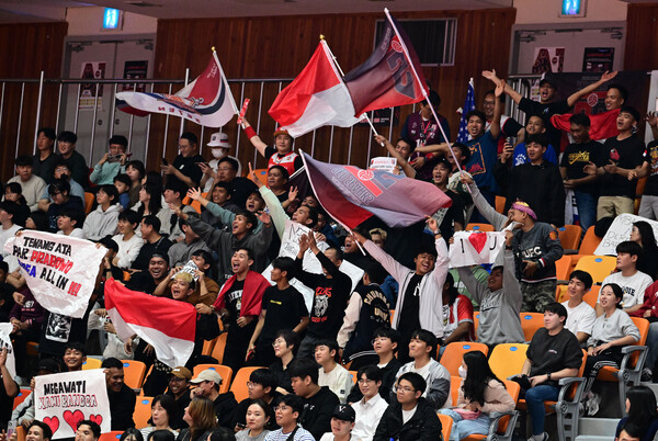 프로배구 V리그 여자부 정관장의 홈 구장인 대전충무체육관에 모인 인도네시아 팬들. /한국배구연맹 제공