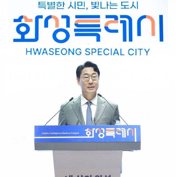 정명근 화성특례시장은 “기업들이 지역과 함께 성장하는 인식을 바탕으로 인재 양성에 나서고 있는 점이 고무적”이라며, “이번 협약이 청년들에게 더 많은 취업 기회를 열어주고, 동시에 지역 기업의 인재 확보에도 큰 도움이 될 것”이라고 밝혔다./ 정명근 시장 페이스북 사진 캡쳐