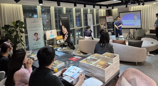 휴젤이 국내 미용성향 분야 의료진을 대상으로 ‘바이리즌 스킨부스터 HA’ 트레이닝 세미나를 개최했다./휴젤 제공