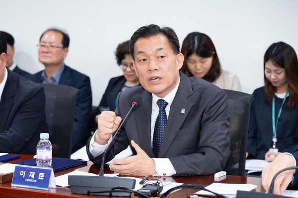 지방소멸 위기 극복과 지역균형 발전을 위해 대한민국특례시시장협의회(대표회장 이재준 수원시장)와 인구감소지역시장·군수·구청장협의회(대표회장 송인헌 괴산군수)가 힘을 모았다./ 수원특례시 제공