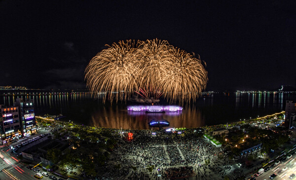 2025 목포해상W쇼 개막공연 장면. /사진=목포시