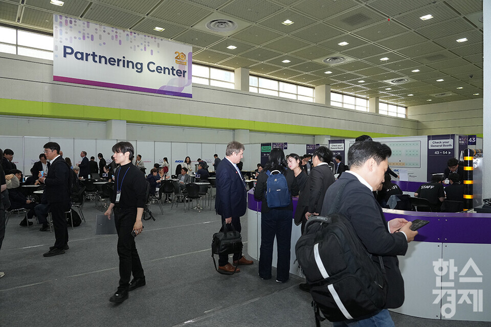 국내 최대 규모의 바이오헬스산업 국제 행사 바이오코리아 2025가 7일 서울 코엑스에서 개막했다. 사진은 파트너링 센터 모습. /최대성 기자 dpdaesung@sporbiz.co.kr 2025.05.07.