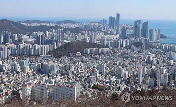 비수도권의 아파트 단지 전경. / 연합뉴스 