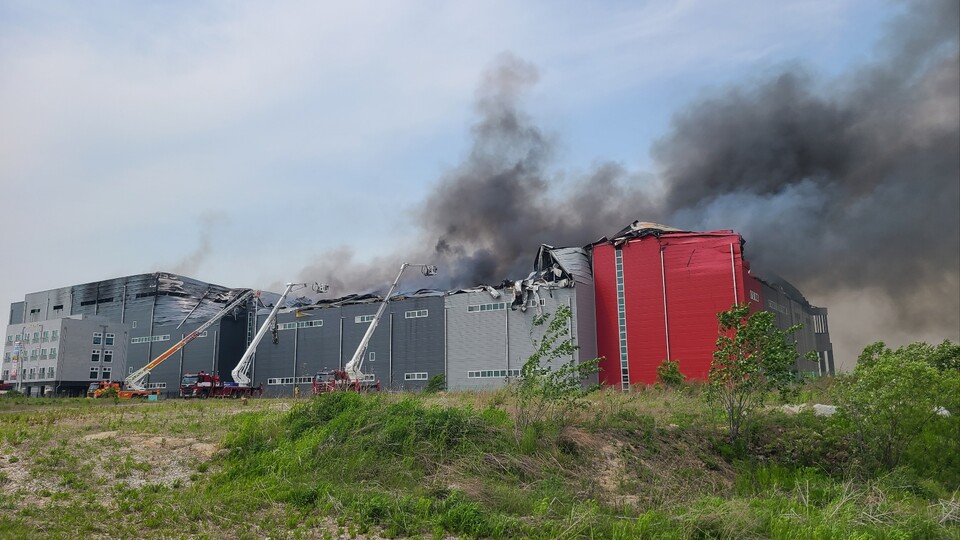 이번 점검은 ▲배터리‧폭죽 등 위험물 취급 실태, ▲소방시설 유지관리 상태, ▲현장 대응 체계 등을 중점적으로 들여다본다. 시·군 관련 부서와 합동으로 진행되며, 위법 사항 적발 시 즉각 시정 명령 또는 관할 기관 통보 등 강력 조치가 뒤따른다./ 경기도 제공