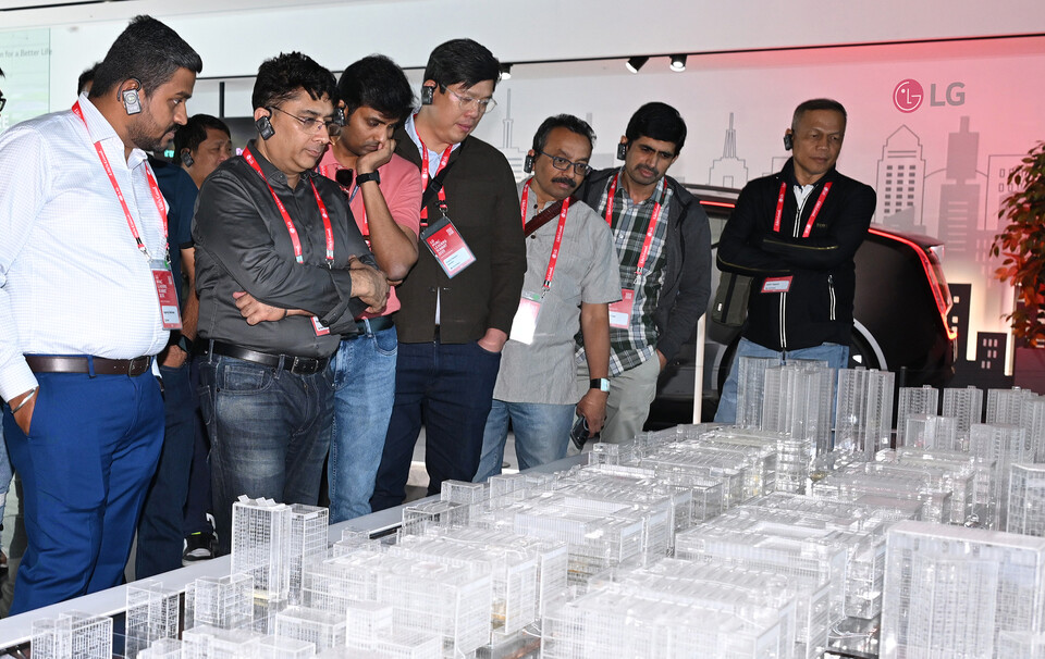 LG전자가 19일 글로벌 냉난방공조(HVAC) 컨설턴트를 국내로 초청해 'LG HVAC 리더스 서밋 2025’를 개최했다./LG전자 