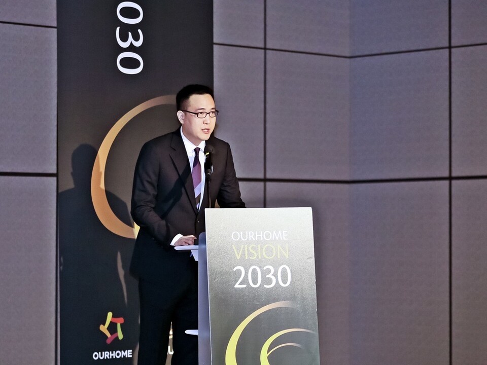 김동선 미래비전총괄 부사장이 아워홈 인수의 의미와 청사진에 대해 설명하고 있다. / 아워홈 제공