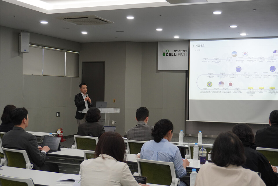셀트리온제약은 국내 증권사 제약바이오 애널리스트를 대상으로 충청북도 오창에 위치한 청주공장 PFS(사전 충전형 주사기) 생산시설 투어를 진행했다. /셀트리온제약 제공