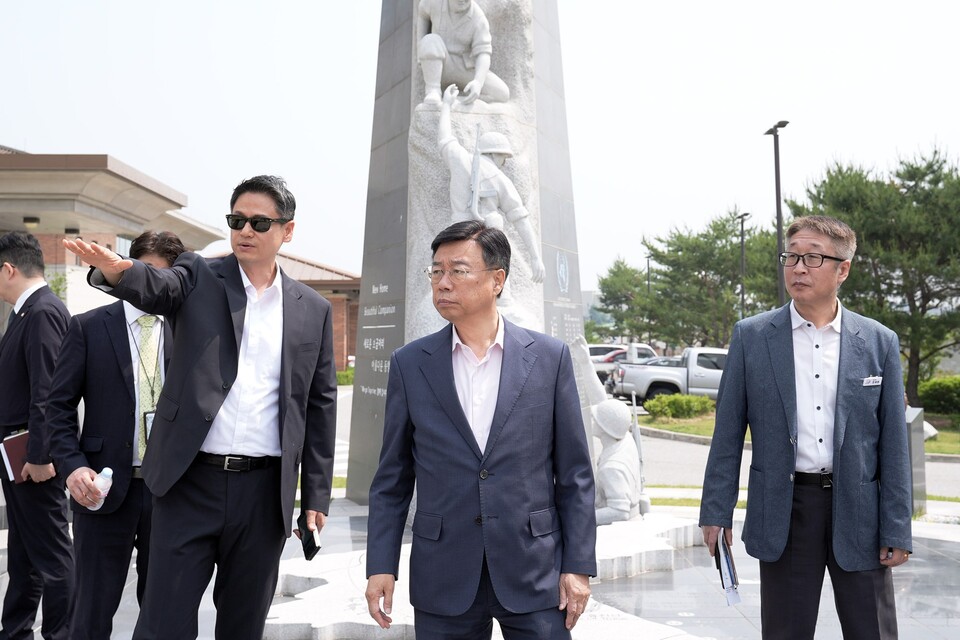 신 시장은 이날 주한미군사령부, 미8군 사령부 청사, 한미동맹기념탑 등을 차례로 둘러본 뒤, 워크맨 사령관과 오찬을 함께하며 우호의 끈을 더욱 단단히 다졌다./ 성남시 제공