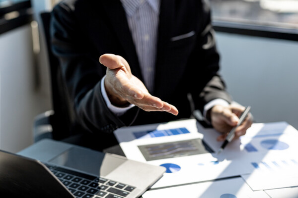 금융감독원이 보험사의 위법행위가 소비자 피해로 이어지는 상황을 막기 위해 제도 개선을 추진하고 소비자 피해 사례 점검을 강화할 방침이다. / 사진=게티이미지뱅크