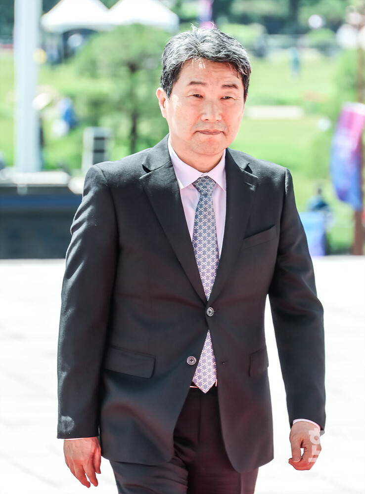 이주호 국무총리 직무대행(사회부총리 겸 교육부 장관)이 4일 서울 여의도 국회에서 열리는 21대 대통령 취임식에 참석하고 있다. / 최대성 기자 dpdaesung@sporbiz.co.kr 2025.06.04.