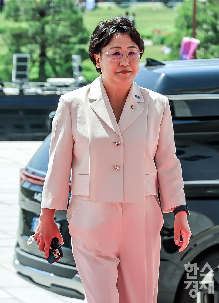 김선민 조국혁신당 대표 권한대행이 4일 서울 여의도 국회에서 열리는 21대 대통령 취임식에 참석하고 있다. / 최대성 기자 dpdaesung@sporbiz.co.kr 2025.06.04.