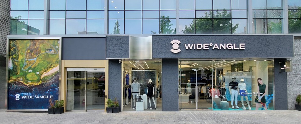 와이드앵글 도곡 플래그숍 전경. /와이드앵글 제공