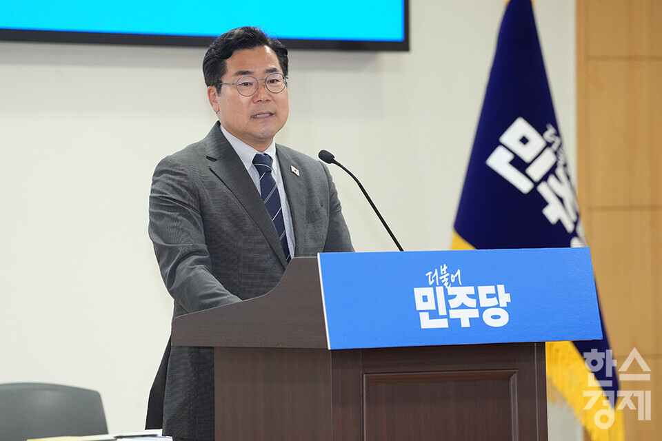 10일 서울 여의도 국회 의원회관에서 더불어민주당 2기 원내대표 후보 합동토론회가 열리고 있다. 박찬대 전 원내대표가 축사를 하고 있다. /최대성 기자 dpdaesung@sporbiz.co.kr 2025.06.10.