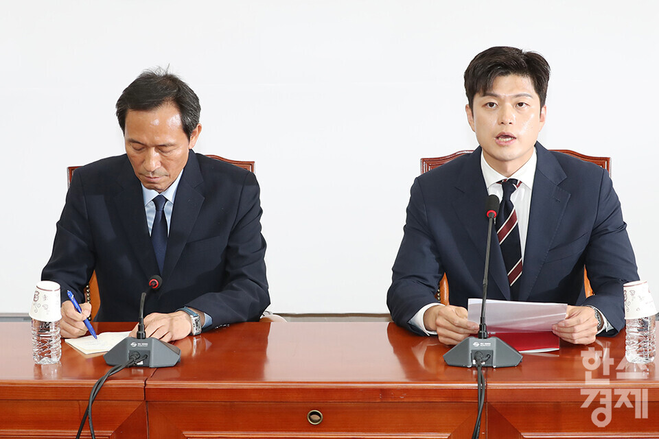 우상호 대통령실 정무수석이 10일 국회에서 김용태 국민의힘 비상대책위원장을 접견, 모두발언을 하고 있다. /최대성 기자 dpdaesung@sporbiz.co.kr 2025.06.10. 