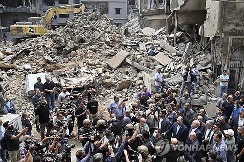 이스라엘의 공습으로 피해를 입은 이란 바스타 지역./연합뉴스