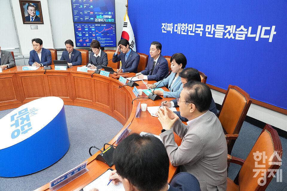 16일 서울 여의도 국회에서 더불어민주당 최고위원회의가 열리고 있다. /최대성 기자 dpdaesung@sporbiz.co.kr 2025.06.16.