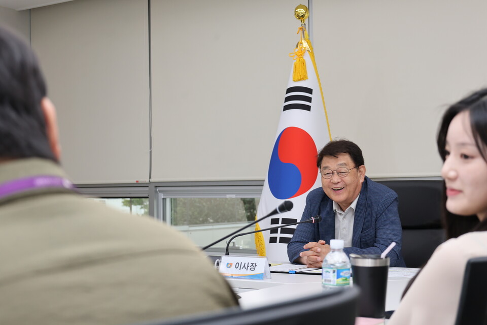 소상공인시장진흥공단이 ‘2025년 SEMAS 청년혁신협의체’ 발대식을 개최하고 본격적인 활동에 돌입했다./소상공인시장진흥공단