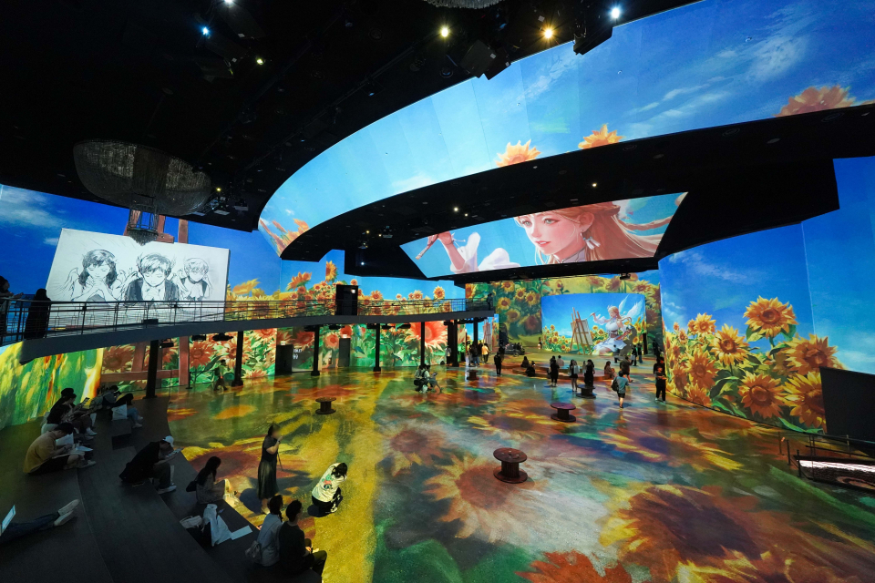 로스트아크 미디어아트 전시 '빛의 여정'./스마일게이트