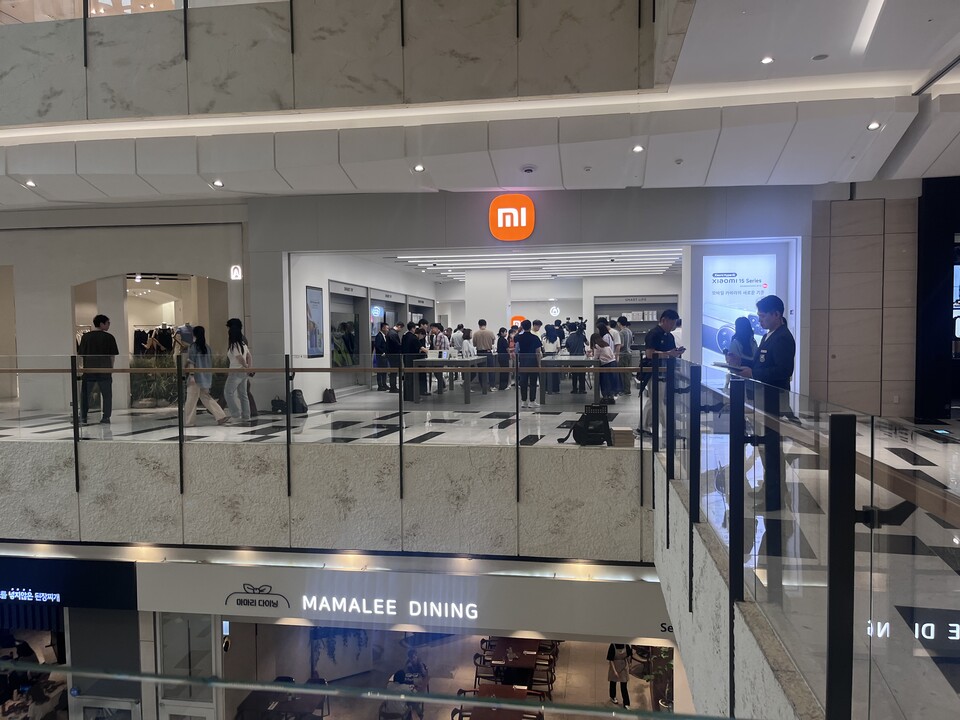 지난 1월 한국에 진출한 샤오미는 저렴한 가격과 다양한 제품을 강점으로 내세워 전날부터 한국 손님을 받기 시작했다. 가오픈 상태임에도 전날 하루 300만원 상당의 매출을 올린 것으로 알려진다./박정현 기자