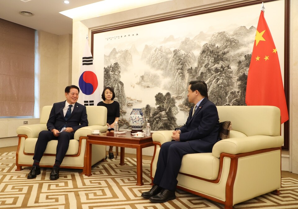 최 시장은 “안양시는 1995년 웨이팡시와, 2013년엔 중국 안양시와 우호도시 협정을 체결해 문화, 청소년, 행정 등 다양한 분야에서 교류를 이어오고 있다”며 “도시간 협력은 한중 관계의 실질적 기반인 만큼, 지방외교의 성공모델을 안양에서 만들어 가겠다”고 강조했다./ 안양시 제공