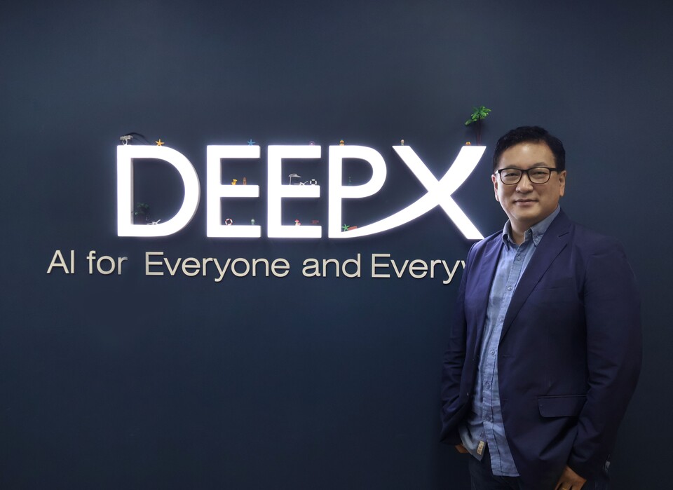 딥엑스가 국내 AI 반도체 시장 공략 강화를 위해 시스템 반도체 업계 영업 베테랑 강상균 상무를 국내 영업 총괄로 영입했다./딥엑스