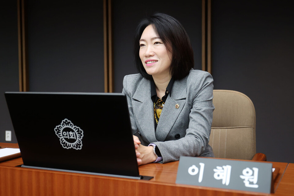 그는 최근 경기도 출자·출연기관의 잉여금 누적 문제, 낮은 예산 집행률, 지방채 급증 등 재정운영의 불합리한 구조를 정조준하며, “도민의 세금이 헛되이 쓰이지 않도록 성과 기반의 예산 운영체계 전환이 시급하다”고 목소리를 높였다./ 경기도의회 제공