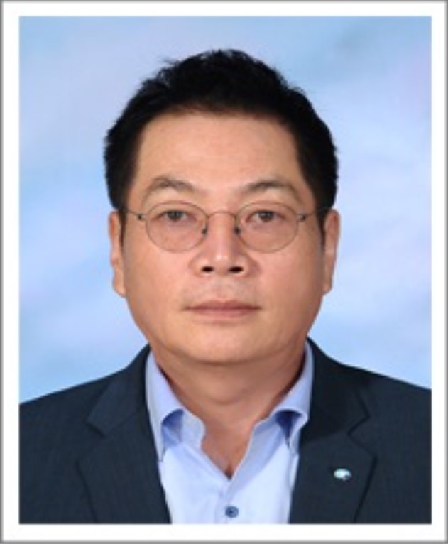하반기부터 전구체 양산을 시작할 예정인 코스모신소재가 계속해서 지속가능경영보고서를 발간하지 않는 등 ESG 지속가능경영은 제자리걸음을 계속하고 있는 것으로 나타났다. 사진은 홍동환 코스모신소재 대표. / 사진=코스모신소재