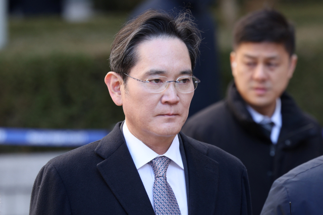 이재용 삼성전자 회장이 '삼성물산과 제일모직 부당 합병 사건'과 관련해 내달 17일 대법원 최종 선고를 앞두고 있다. / 연합 