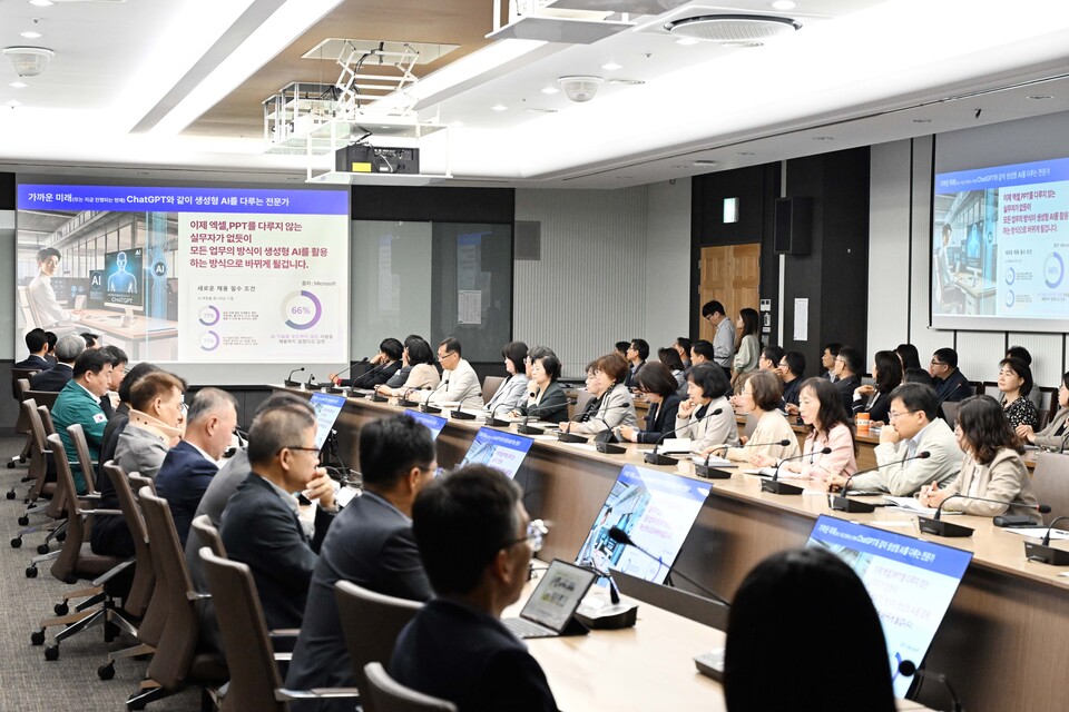 임병택 시장은 “시흥의 AI 전환은 단순한 기술 도입이 아니라 시민 중심 혁신 전략”이라며 “AI를 통해 시흥시의 경쟁력을 높이고, 누구나 체감할 수 있는 변화를 만들어가겠다”고 밝혔다./ 시흥시 제공