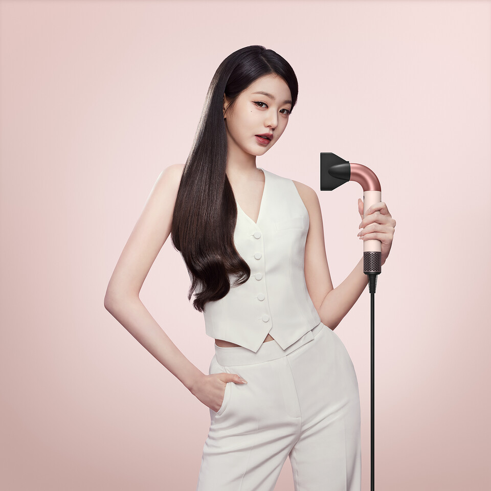 다이슨 슈퍼소닉 r 헤어드라이어. 다이슨코리아 헤어 디바이스 앰배서더 장원영./다이슨코리아
