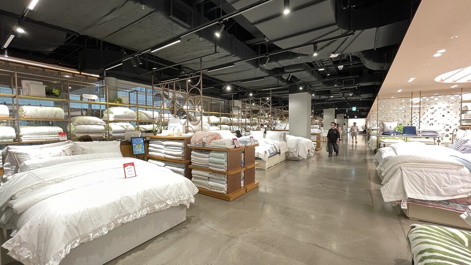 신세계백화점 강남점 침구 매장 / 신세계백화점 제공