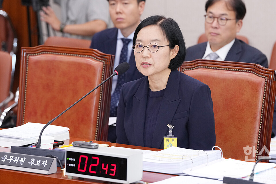 한성숙 중소벤처기업부 장관 후보자가 15일 오전 서울 여의도 국회 산업통산자원중소벤처기업위원회에서 열린 인사청문회에 출석해 의원 질의에 답하고 있다. /최대성 기자 dpdaesung@sporbiz.co.kr 2025.07.15.