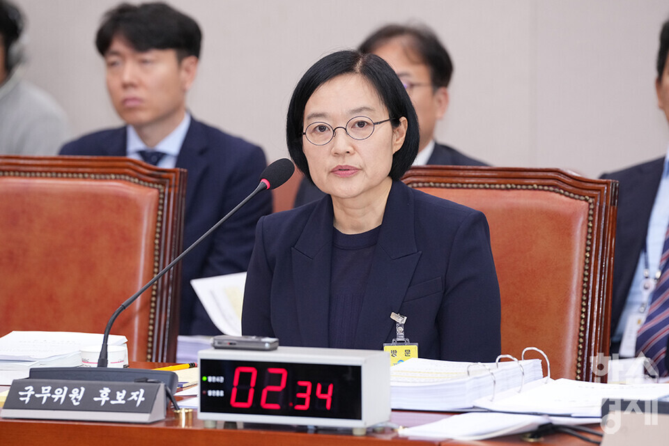 한성숙 중소벤처기업부 장관 후보자가 15일 오전 서울 여의도 국회 산업통산자원중소벤처기업위원회에서 열린 인사청문회에 출석해 의원 질의에 답하고 있다. /최대성 기자 dpdaesung@sporbiz.co.kr 2025.07.15.