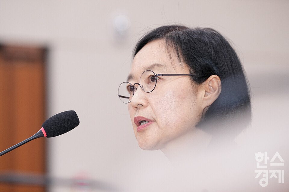 한성숙 중소벤처기업부 장관 후보자가 15일 오전 서울 여의도 국회 산업통산자원중소벤처기업위원회에서 열린 인사청문회에 출석해 의원 질의에 답하고 있다. /최대성 기자 dpdaesung@sporbiz.co.kr 2025.07.15.