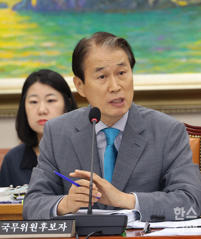 권오을 국가보훈부 장관 후보자가 15일 국회 정무위원회에서 열린 인사청문회에서 의원 질의에 답변하고 있다. /최대성 기자 dpdaesung@sporbiz.co.kr 2025.07.15.