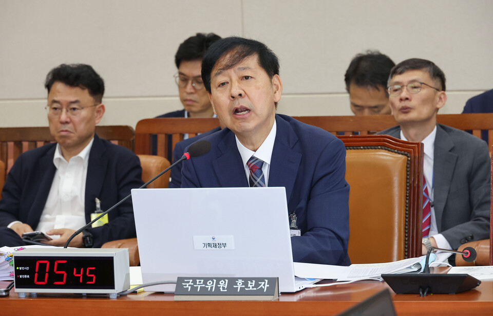 구윤철 기획재정부 장관 후보자가 17일 서울 여의도 국회 기획재정위원회에서 열린 인사청문회에서 의원 질의에 답변하고 있다. 사진=연합뉴스