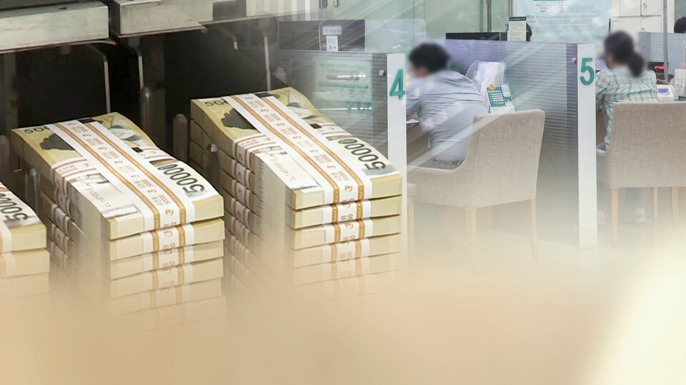 평균 24년에 달하는 소득공백 기간 동안 상당한 노후자금이 필요한 상황에서, 매월 일정액을 지급하는 TIF(Target Income Fund) 펀드가 새로운 대안으로 떠오르고 있다. / [사진=연합뉴스]