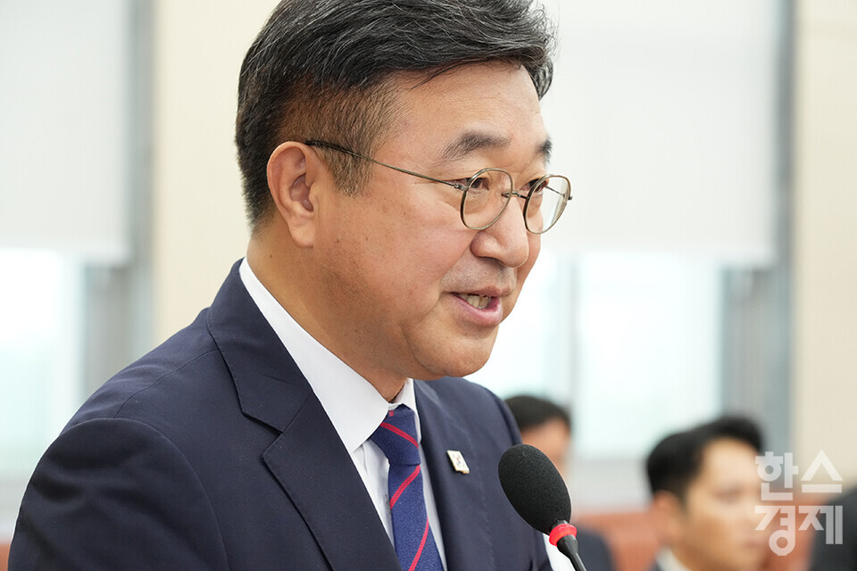 윤호중 행정안전부 장관 후보자가 18일 오전 서울 여의도 국회 행정안전위원회 인사청문회에 출석해 모두발언을 하고 있다. /최대성 기자 dpdaesung@sporbiz.co.kr 2025.07.18.