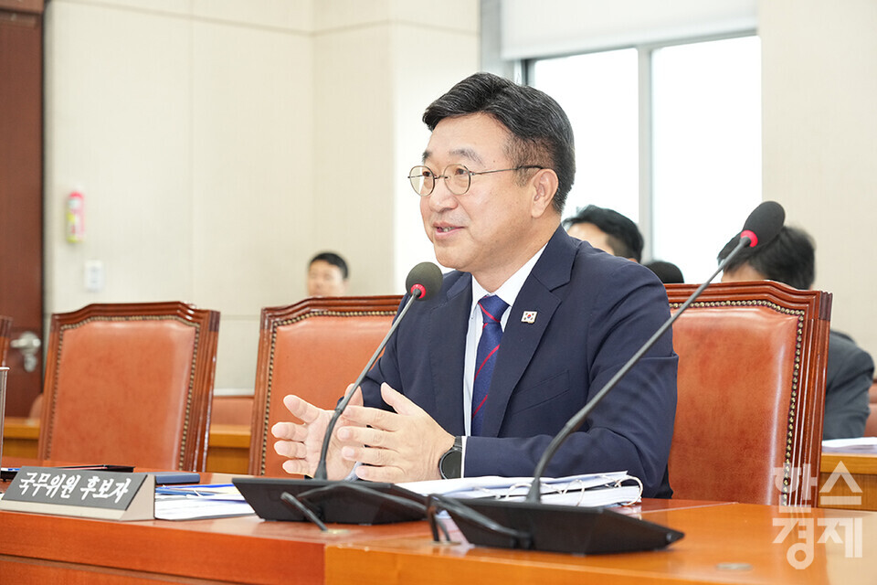 윤호중 행정안전부 장관 후보자가 18일 오전 서울 여의도 국회 행정안전위원회 인사청문회에 출석해 의원 질의에 답변하고 있다. /최대성 기자 dpdaesung@sporbiz.co.kr 2025.07.18.