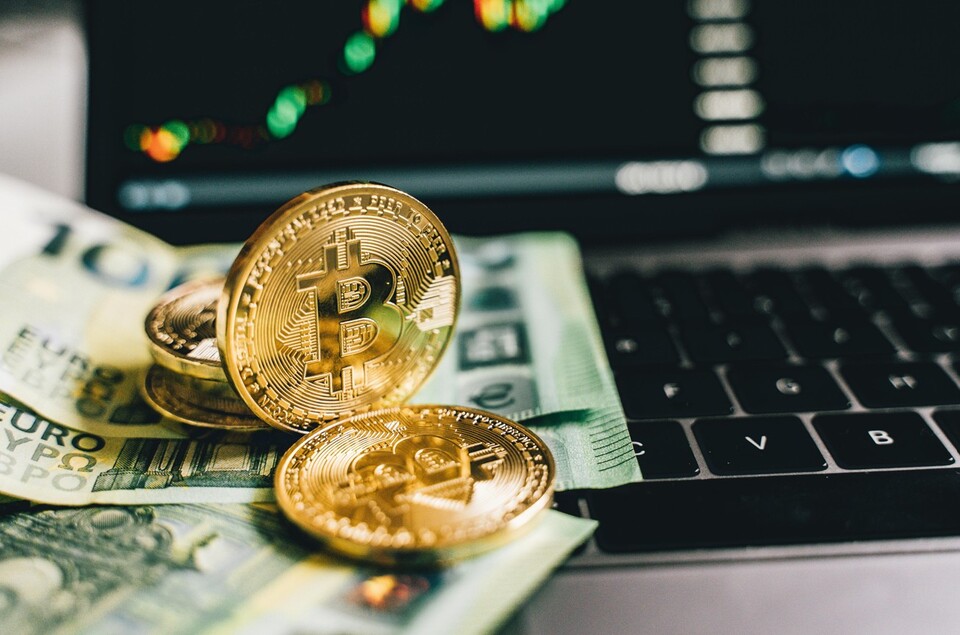 트럼프 대통령이 스테이블코인 규제법 지니어스 법안(GENIUS Act)에 서명하면서 지난 18일 비트코인, 이더리움 등 가상자산들이 급등했다./pexels